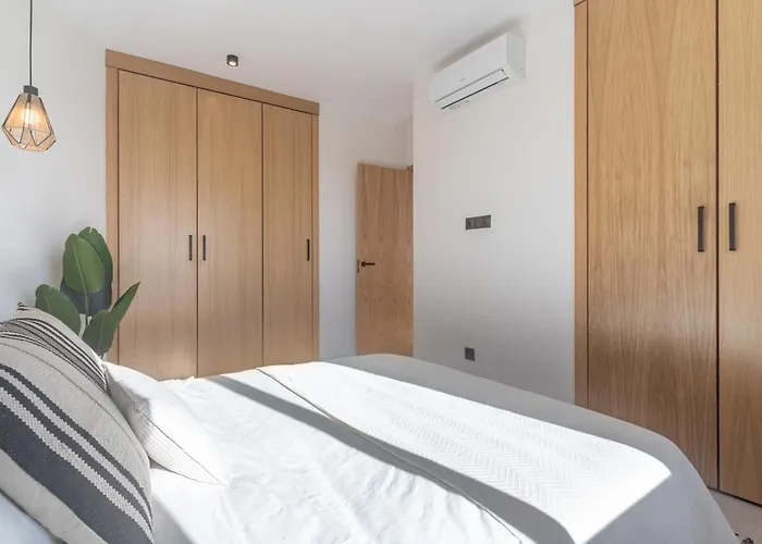 Sunsethome Modern 2 Beds With Sea View Apartament *