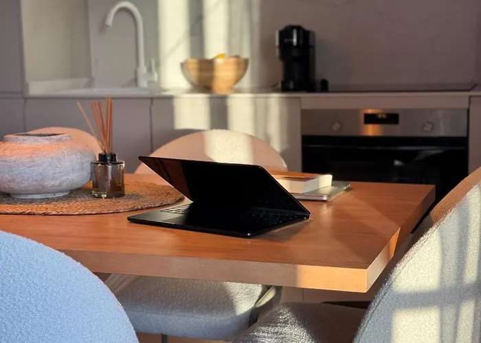 Sunsethome Modern 2 Beds With Sea View Apartament *